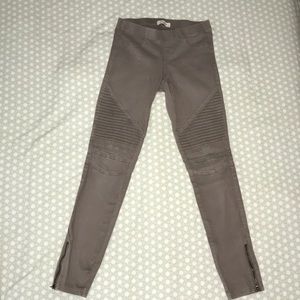 jeggings from shop called Lizard Thicket